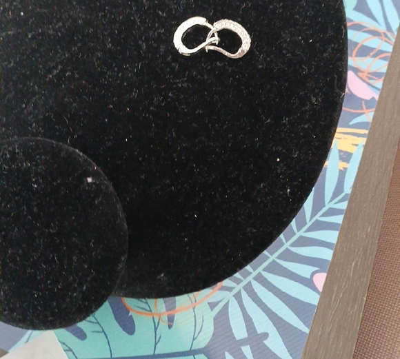 Elegant Silver Hoop Earrings Sterling. - Picture 4 of 6